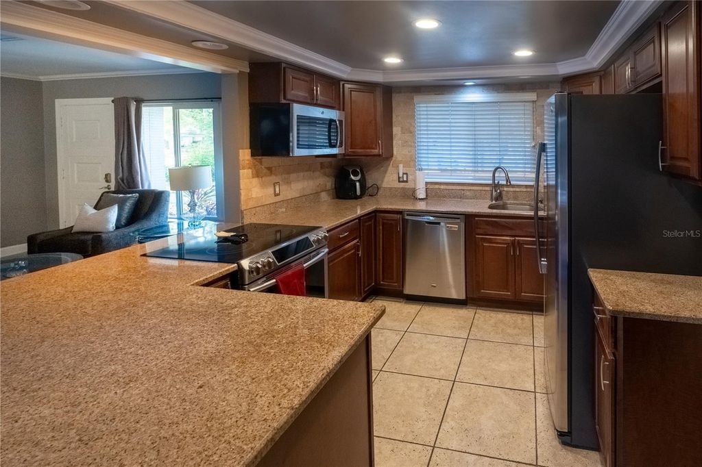 Image 8 of property listing at 33 SOUTHWIND DRIVE, Belleair Bluffs, FL 33770