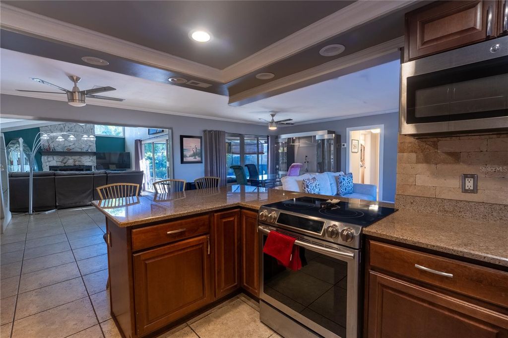 Image 9 of property listing at 33 SOUTHWIND DRIVE, Belleair Bluffs, FL 33770