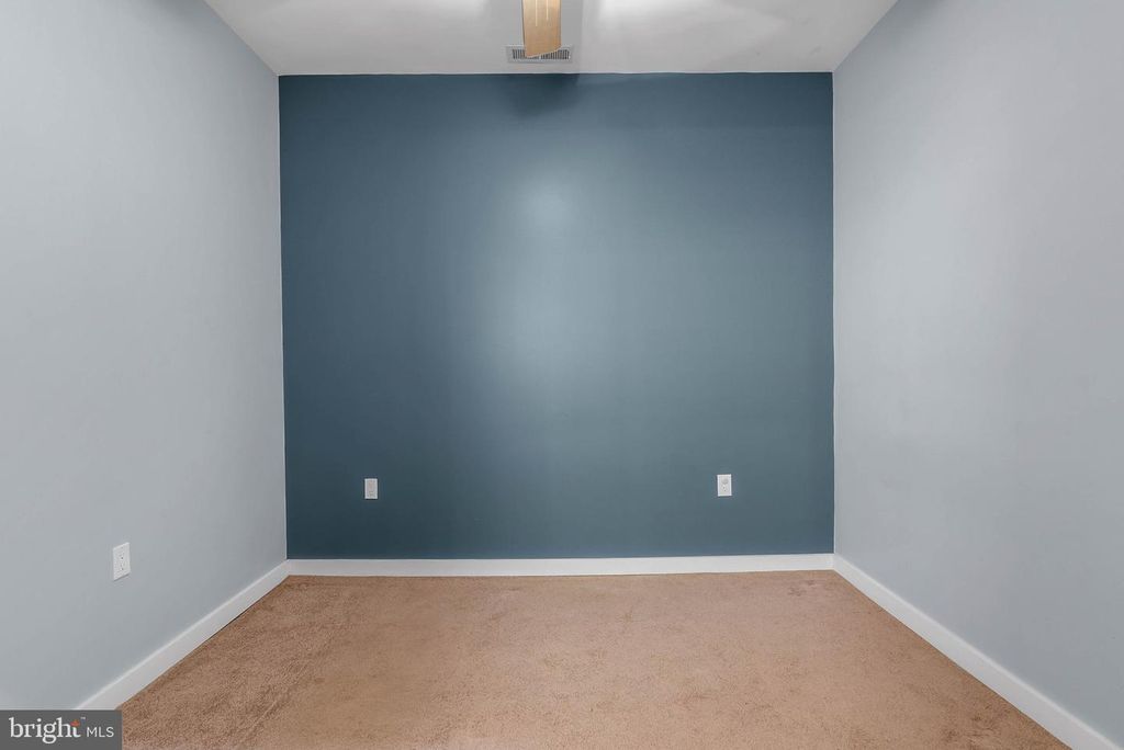 Image 11 of property listing at 678 N 15TH ST, Philadelphia, PA 19130