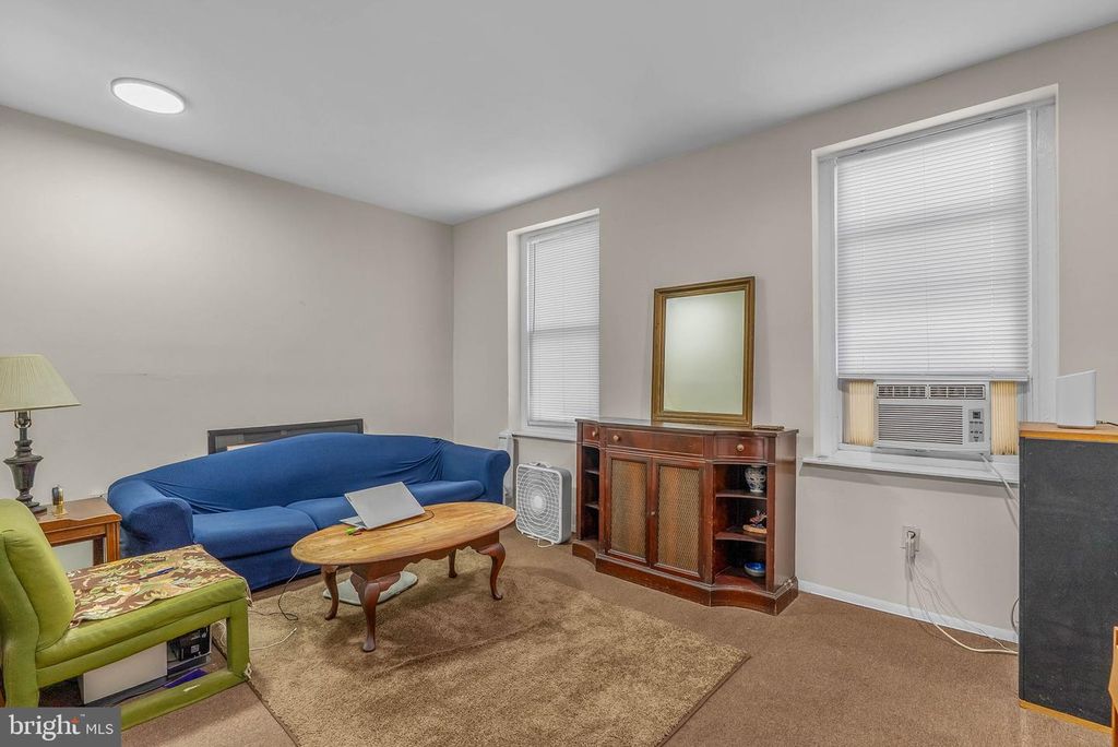 Image 18 of property listing at 678 N 15TH ST, Philadelphia, PA 19130