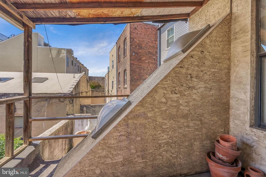 Image 25 of property listing at 678 N 15TH ST, Philadelphia, PA 19130