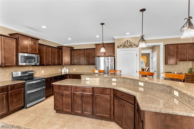 3358 Ridgely Park Drive, Poland, OH 44514