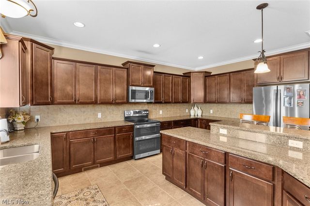 3358 Ridgely Park Drive, Poland, OH 44514