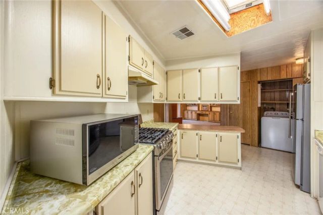 626 N Dearborn 19, Redlands, CA 92374