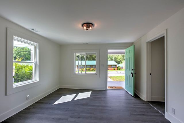 531 W Rutledge Ave, Gaffney, SC 29341