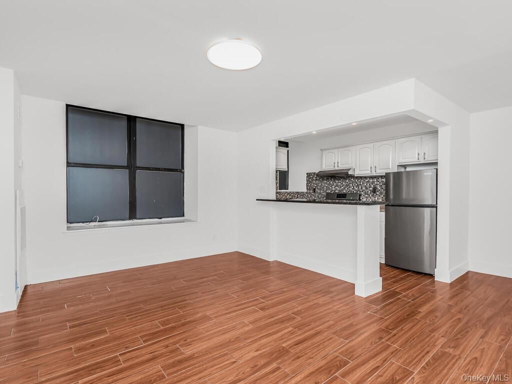 581 Academy Street GLE, New York (manhattan), NY 10034 — photo 3