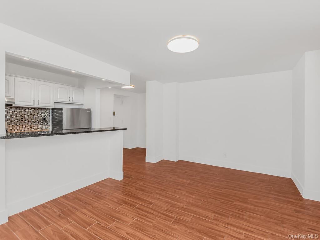 581 Academy Street GLE, New York (manhattan), NY 10034 — photo 4