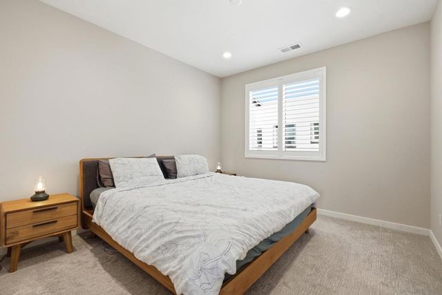2572 S Escondido Blvd 808, Escondido, CA 92025