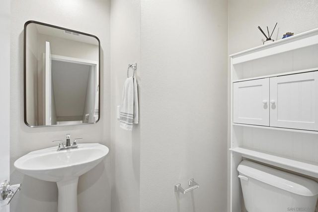 2572 S Escondido Blvd 808, Escondido, CA 92025