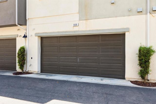 2572 S Escondido Blvd 808, Escondido, CA 92025