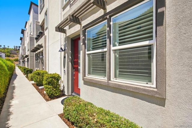 2572 S Escondido Blvd 808, Escondido, CA 92025