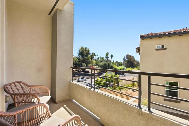 2572 S Escondido Blvd 808, Escondido, CA 92025