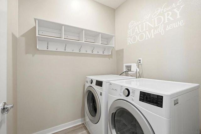 2572 S Escondido Blvd 808, Escondido, CA 92025