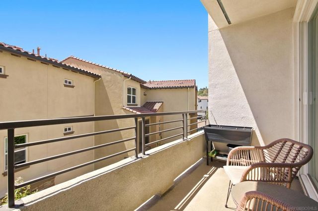 2572 S Escondido Blvd 808, Escondido, CA 92025