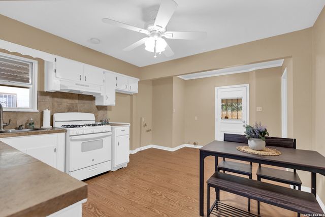 411 W HART AVE, San Antonio, TX 78214