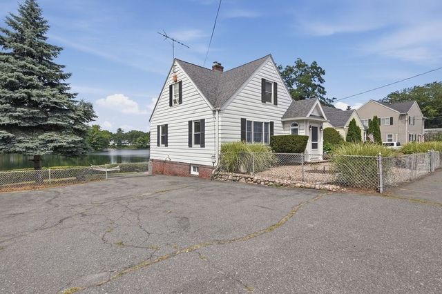 269 Lynn Street, Peabody, MA 01960