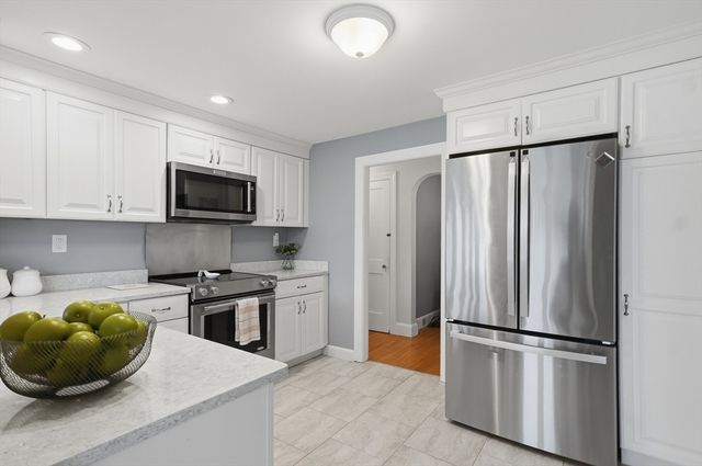 269 Lynn Street, Peabody, MA 01960