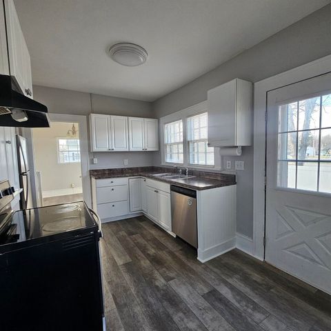 1126 Oakland Avenue, Mt Vernon, IL 62864