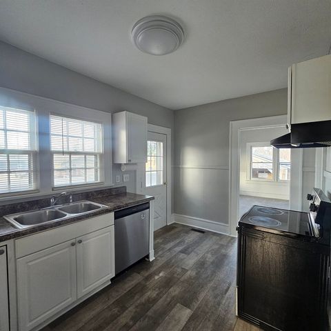 1126 Oakland Avenue, Mt Vernon, IL 62864