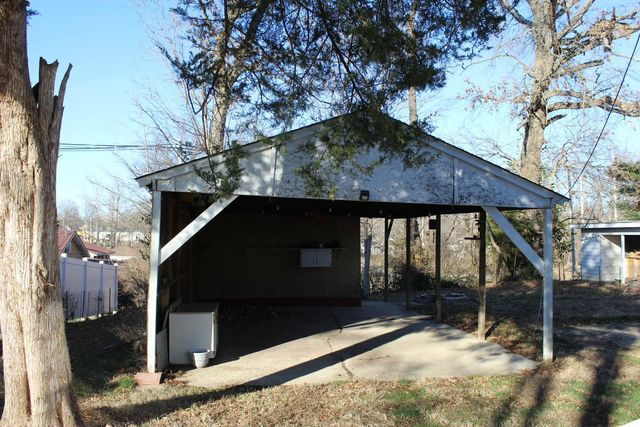 1126 Oakland Avenue, Mt Vernon, IL 62864