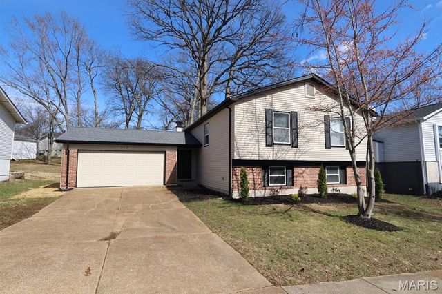 313 Brightfield Drive, Ballwin, MO 63021