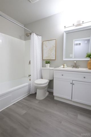 313 Brightfield Drive, Ballwin, MO 63021