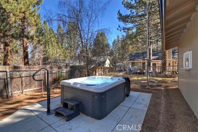 631 Crestwood, Big Bear Lake, CA 92315