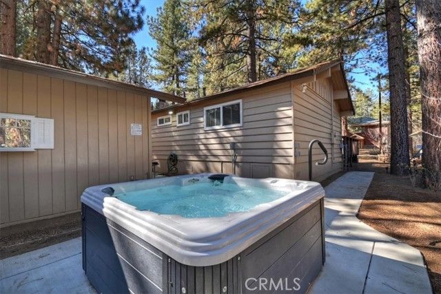 631 Crestwood, Big Bear Lake, CA 92315