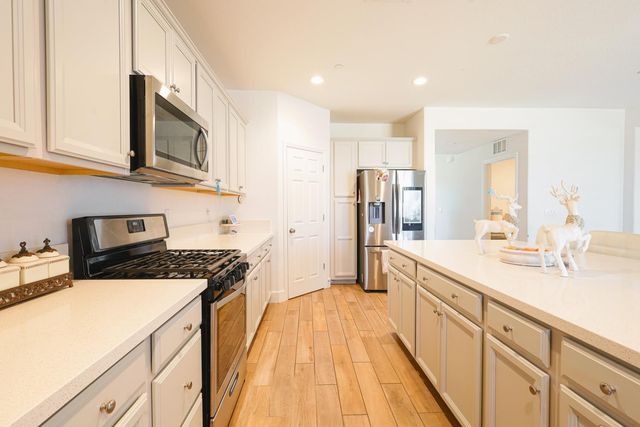 2701 N Dee Ann Avenue, Fresno, CA 93727