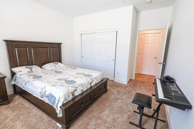 2701 N Dee Ann Avenue, Fresno, CA 93727