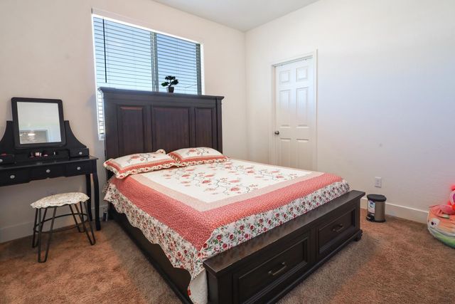 2701 N Dee Ann Avenue, Fresno, CA 93727