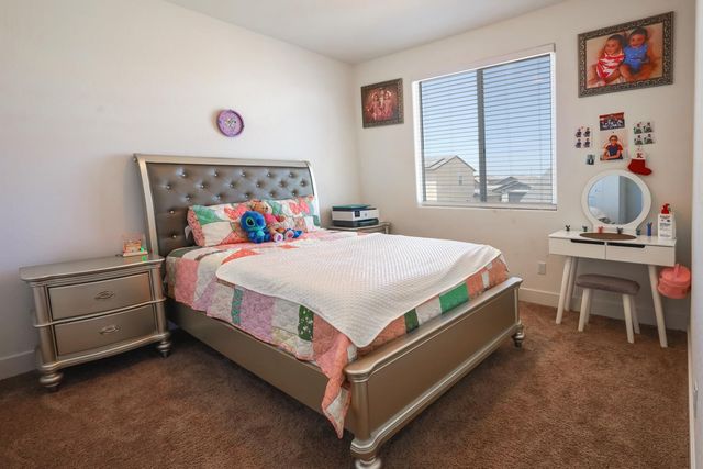 2701 N Dee Ann Avenue, Fresno, CA 93727