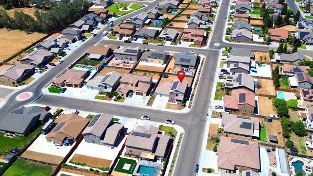 2701 N Dee Ann Avenue, Fresno, CA 93727