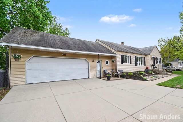 2024 30th Street SW, Wyoming, MI 49519