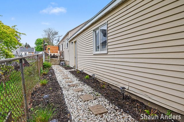 2024 30th Street SW, Wyoming, MI 49519