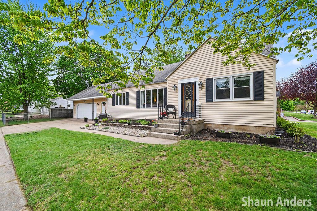 2024 30th Street SW, Wyoming, MI 49519