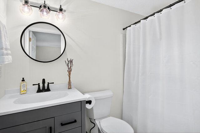 20 Mutiny Way, Mashpee, MA 02649