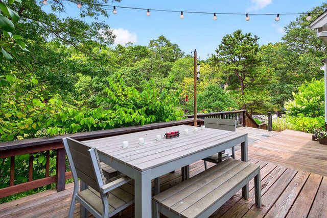 20 Mutiny Way, Mashpee, MA 02649