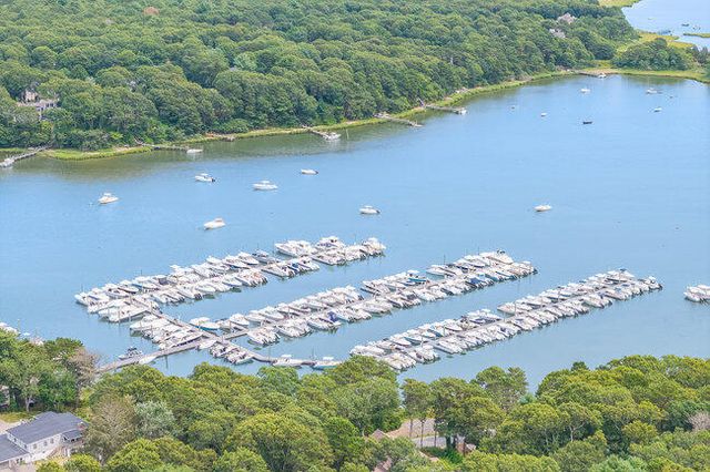 20 Mutiny Way, Mashpee, MA 02649