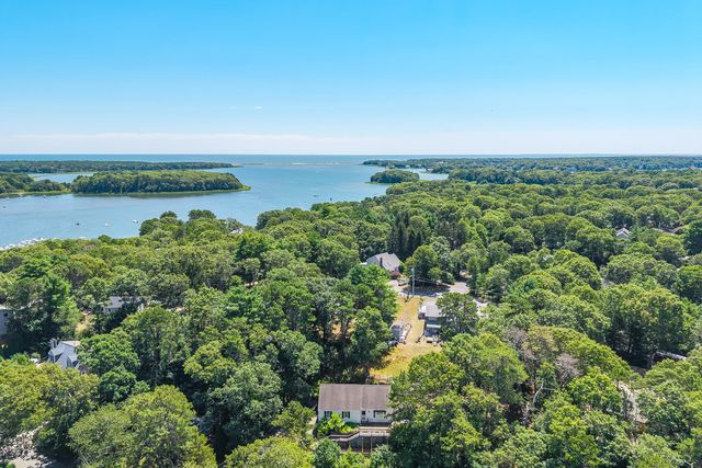 20 Mutiny Way, Mashpee, MA 02649