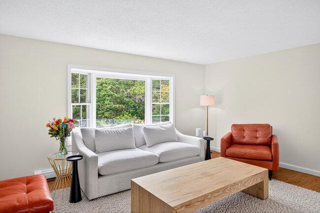 20 Mutiny Way, Mashpee, MA 02649