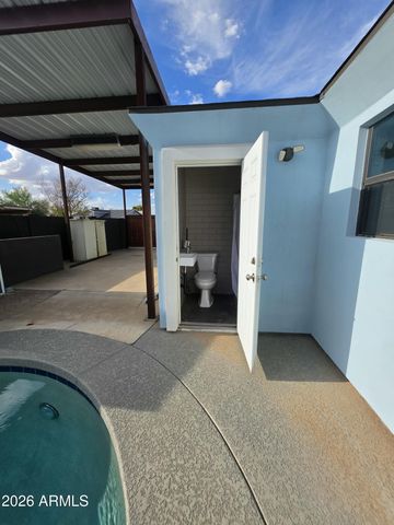 8637 W EARLL Drive, Phoenix, AZ 85037