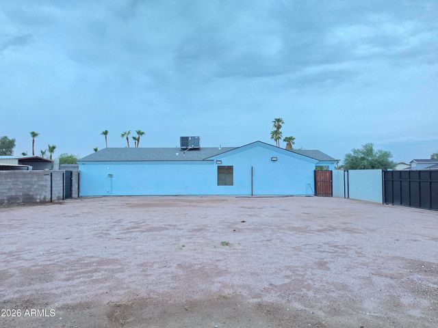 8637 W EARLL Drive, Phoenix, AZ 85037