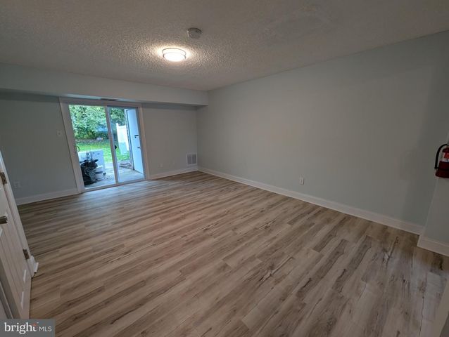 256 LA CASCATA TNHS, Clementon, NJ 08021