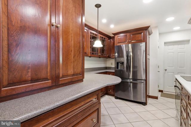 348 HILLSIDE LN, York, PA 17403