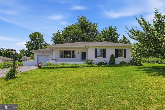 348 HILLSIDE LN, York, PA 17403