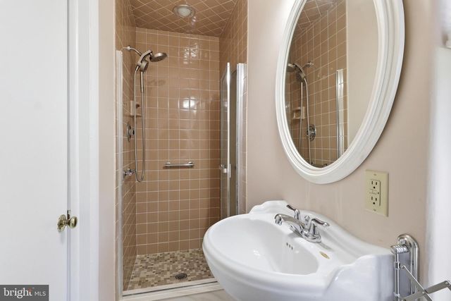 348 HILLSIDE LN, York, PA 17403