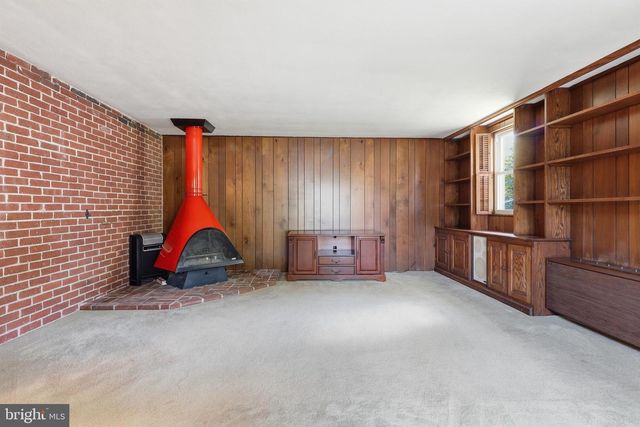 348 HILLSIDE LN, York, PA 17403
