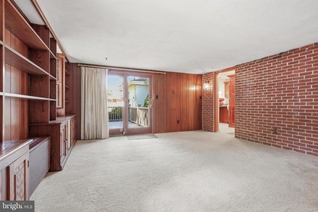 348 HILLSIDE LN, York, PA 17403