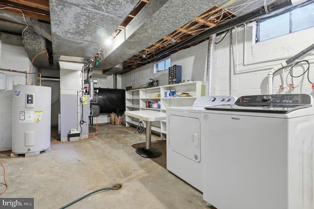 348 HILLSIDE LN, York, PA 17403
